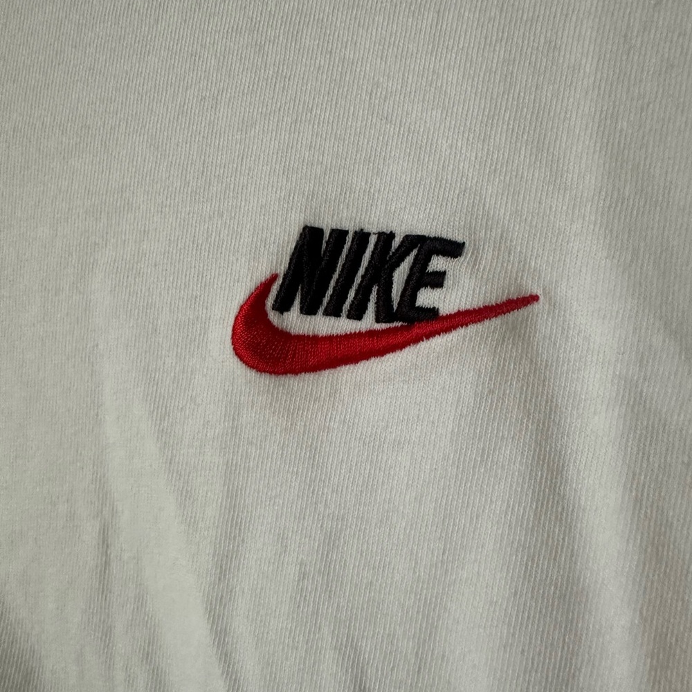 Nike L t-shirt